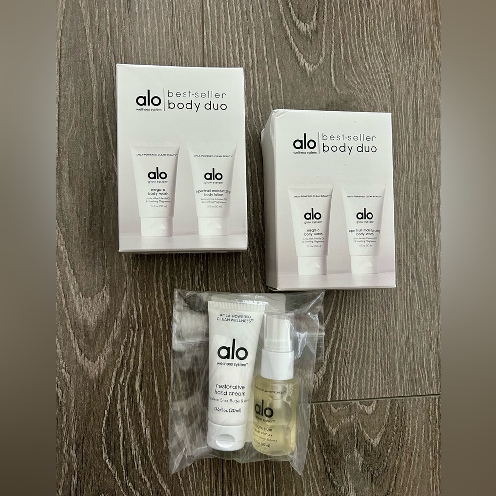 ALO Yoga Body Duo Set - White and Clear